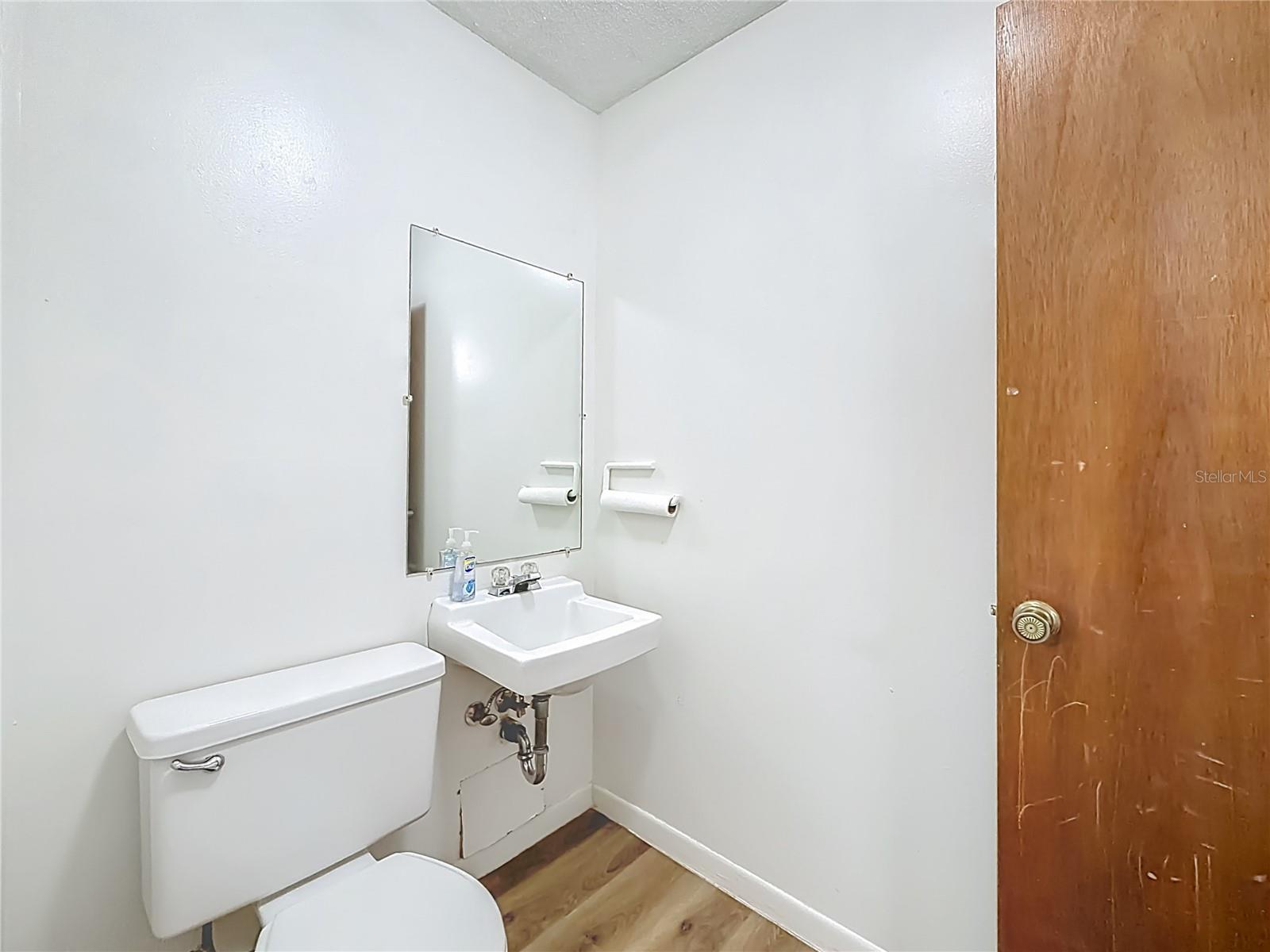 1975 N Scenic Way Property Photo 17