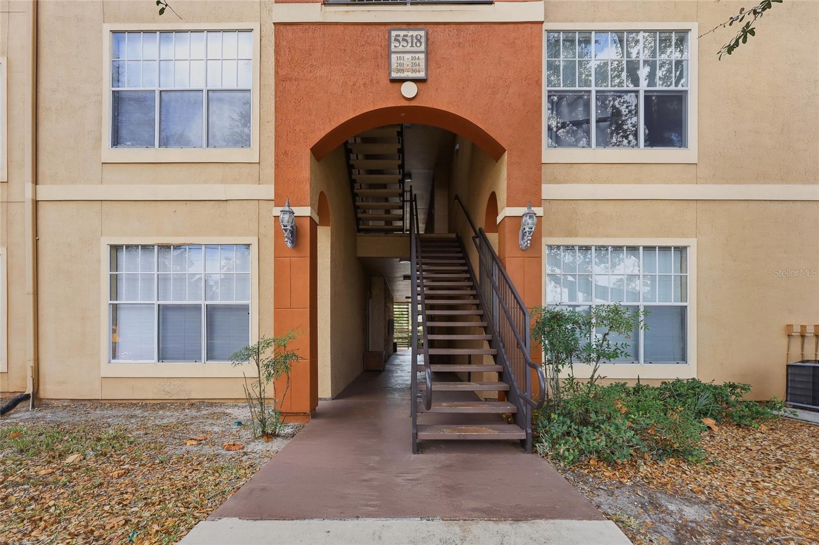 5518 Metrowest Blvd #11-104 Property Photo 4