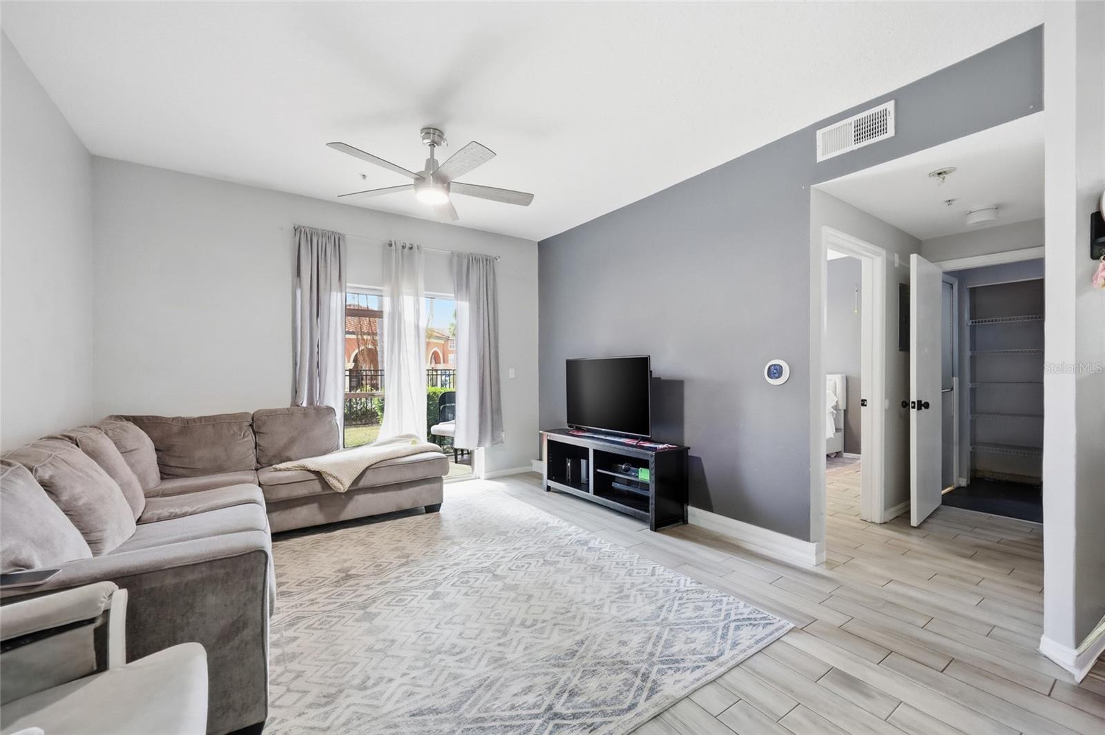 5518 Metrowest Blvd #11-104 Property Photo 7