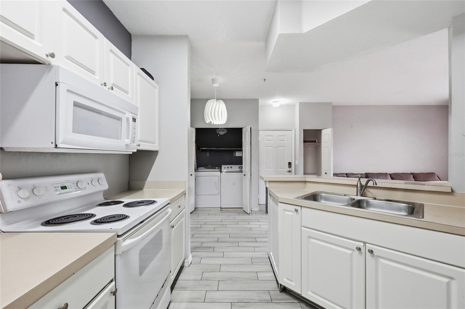 5518 Metrowest Blvd #11-104 Property Photo 12