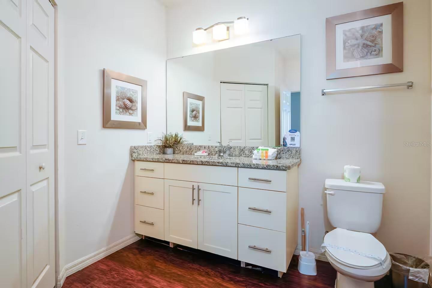 3201 Gold Ln Property Photo 10