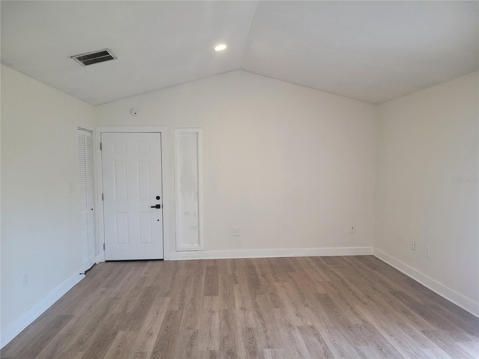 1236 Dovehill Dr #1248 Property Photo 4