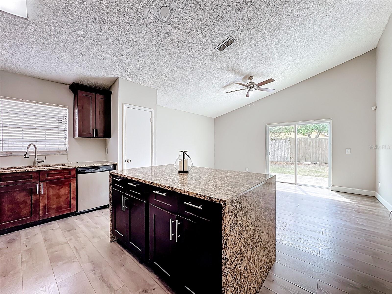 6582 Meritmoor Cir Property Photo 6