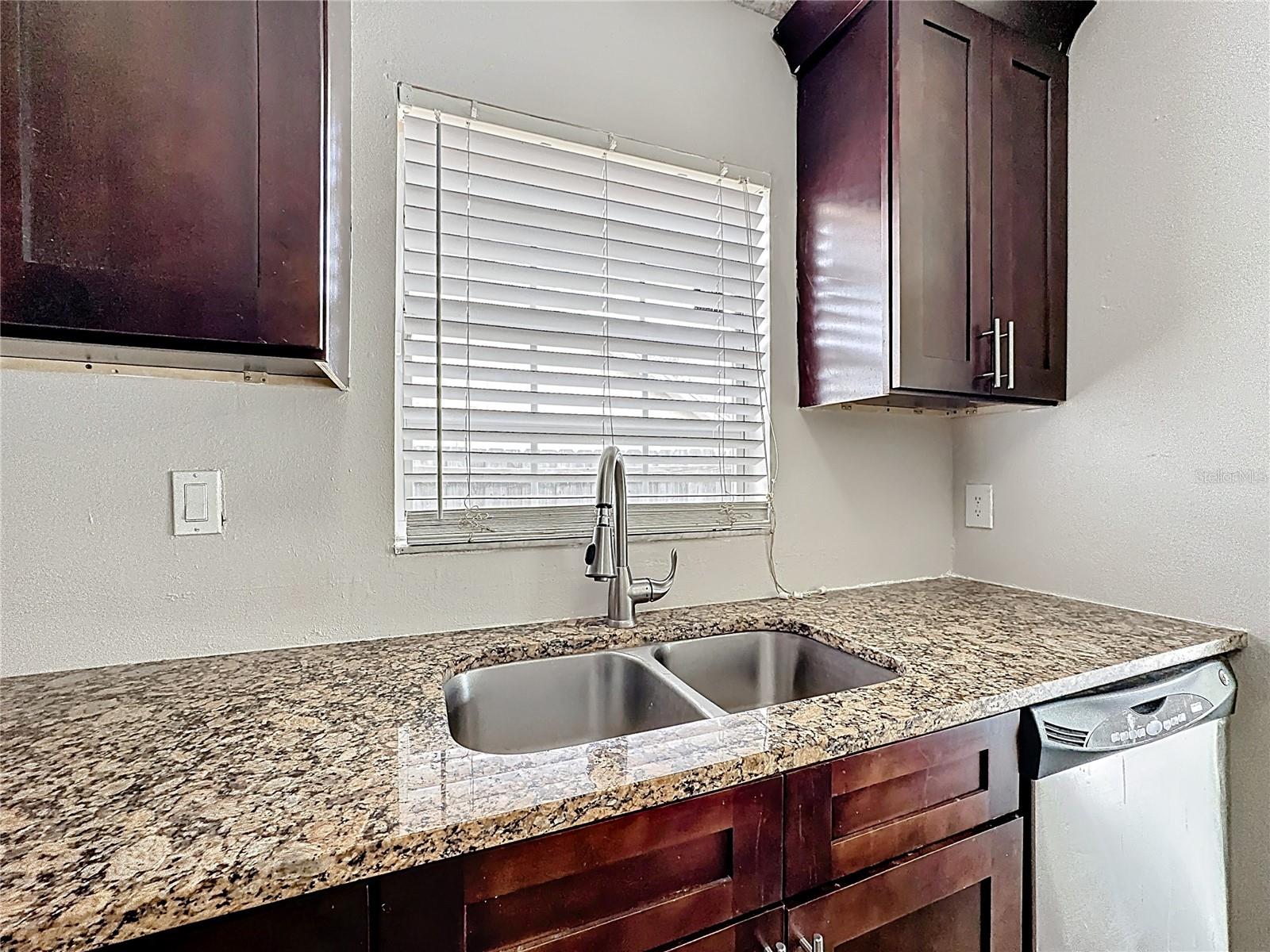 6582 Meritmoor Cir Property Photo 7