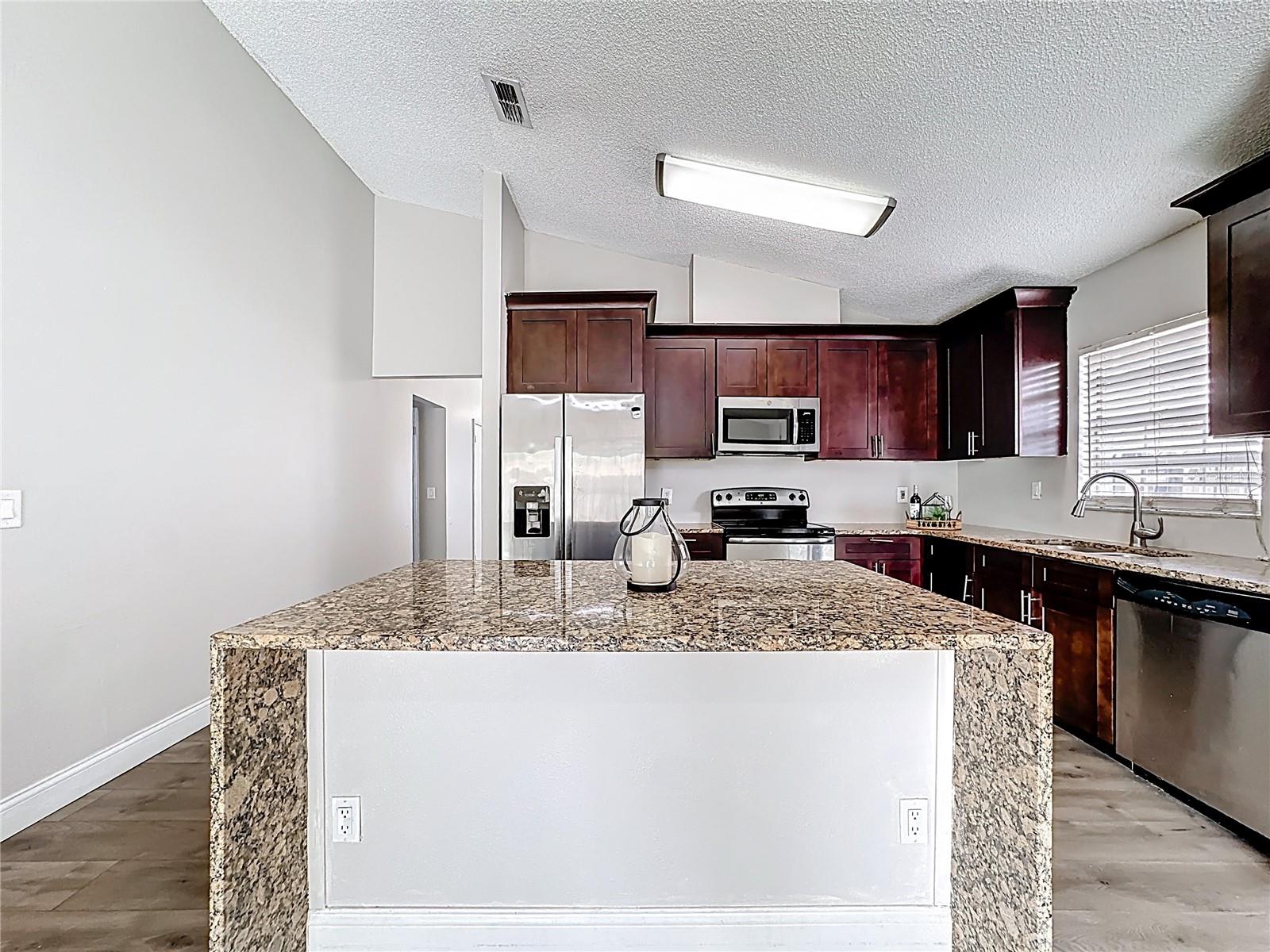6582 Meritmoor Cir Property Photo 10