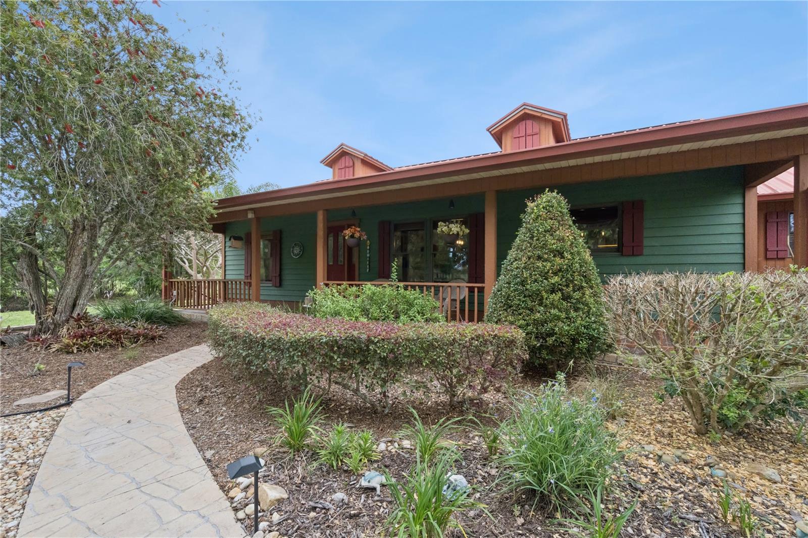 2925 GODWIN RD Property Photo 1