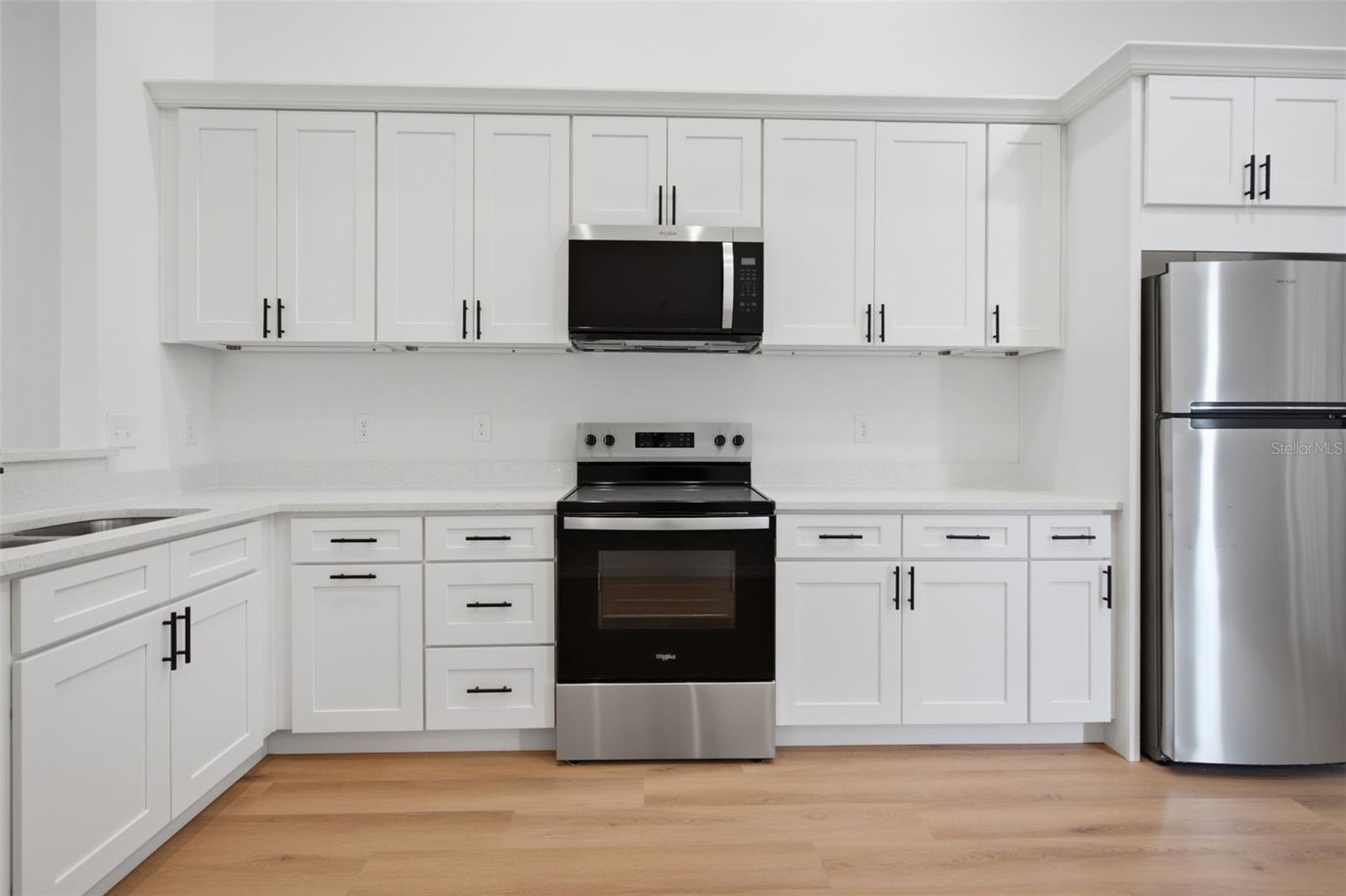 1411 Oak Pl #b Property Photo 3