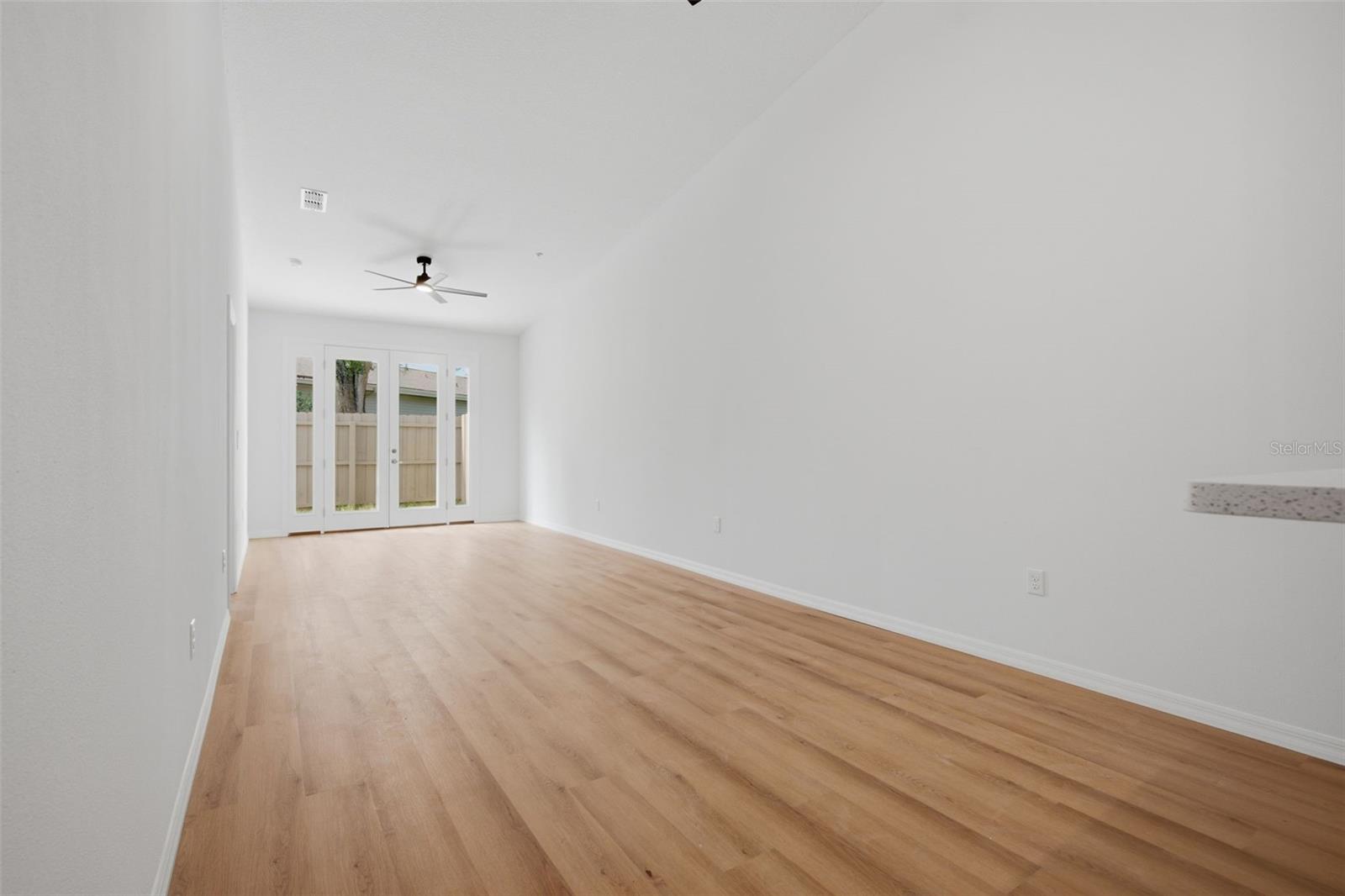 1411 Oak Pl #b Property Photo 5