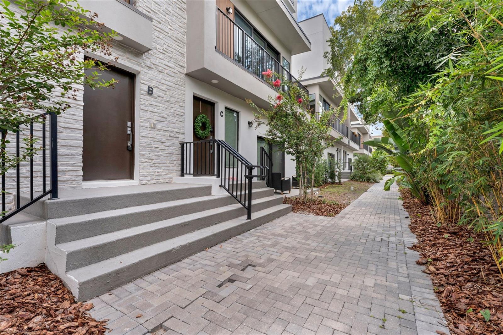 52 W Harding St #a Property Photo 4