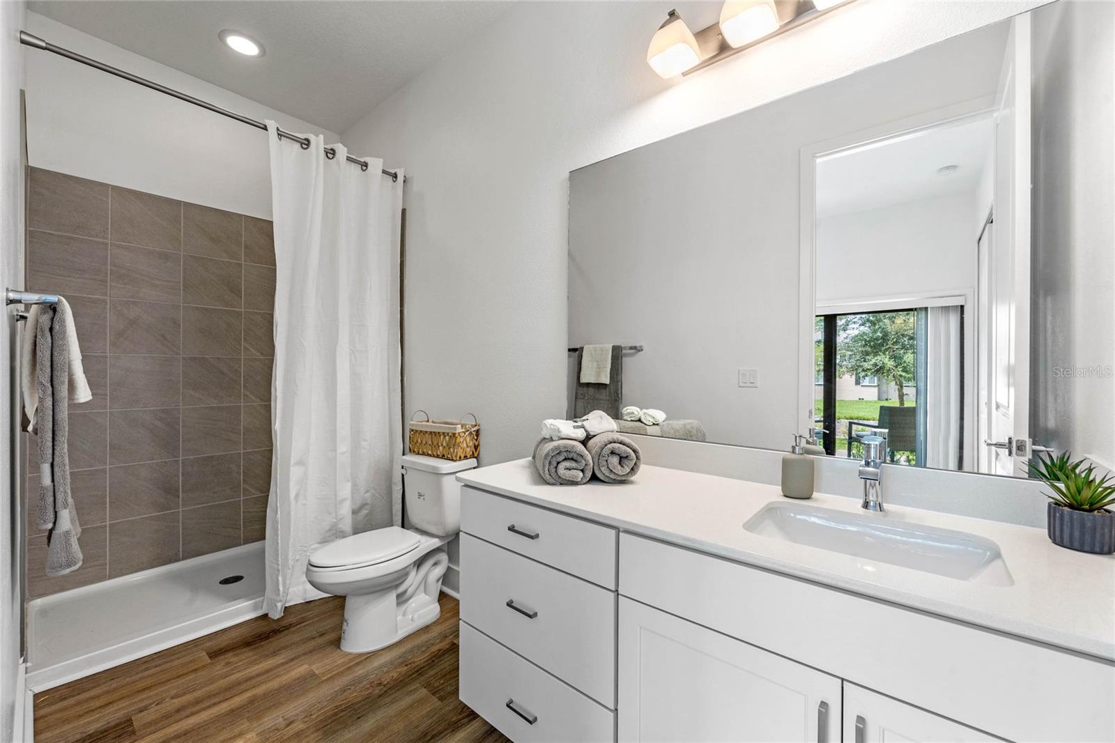 52 W Harding St #a Property Photo 7