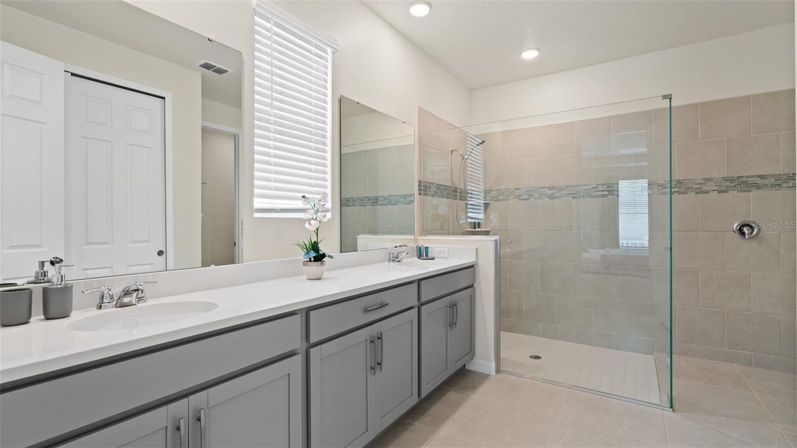 8917 Coconut Breeze Dr Property Photo 15