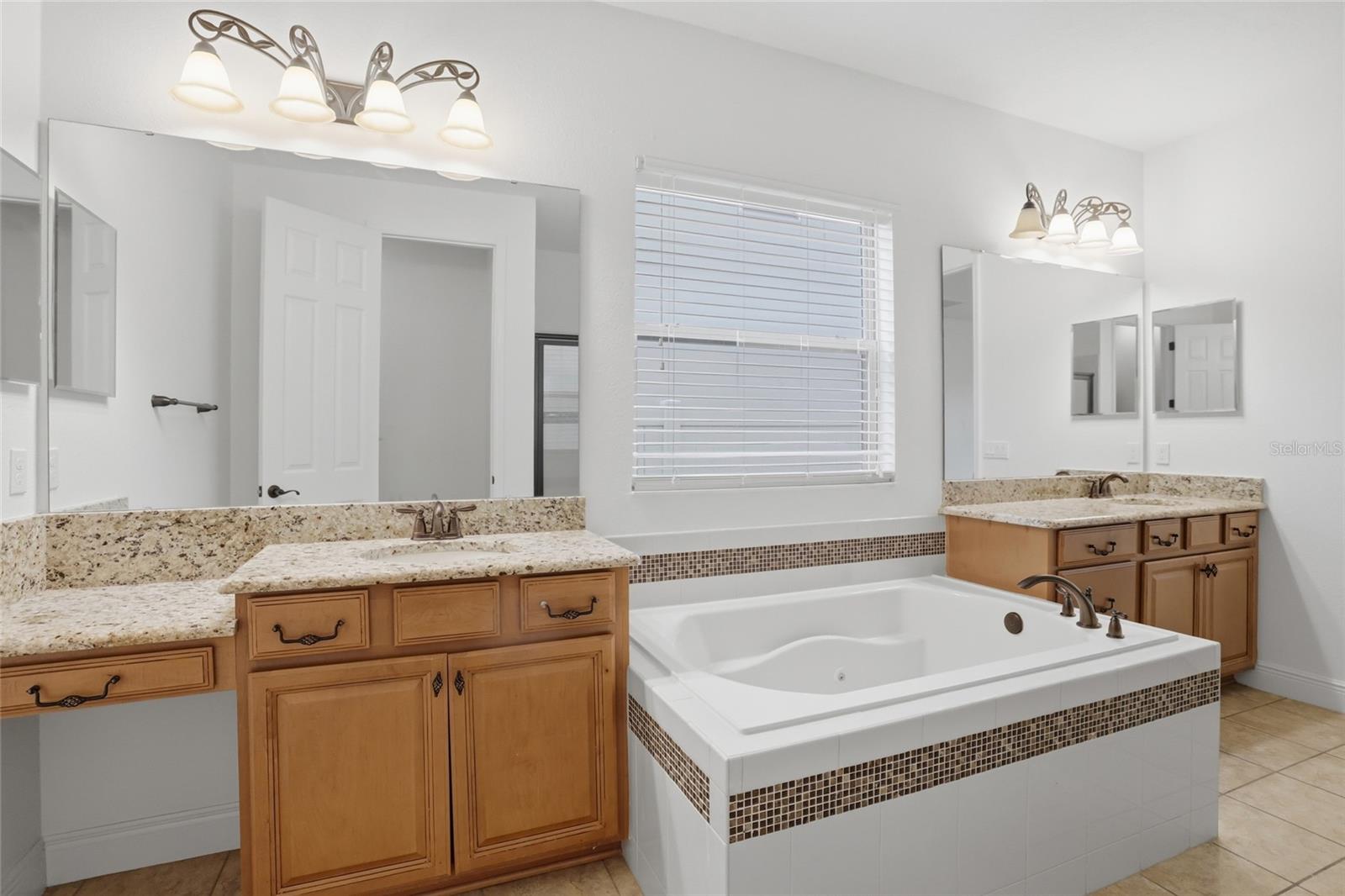 2330 Kelbrook Ct Property Photo 28