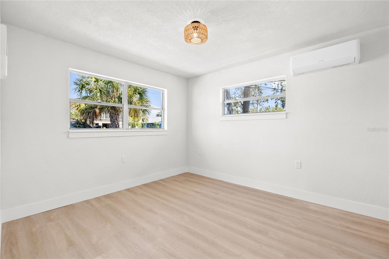 13388 1st St E Property Photo 9