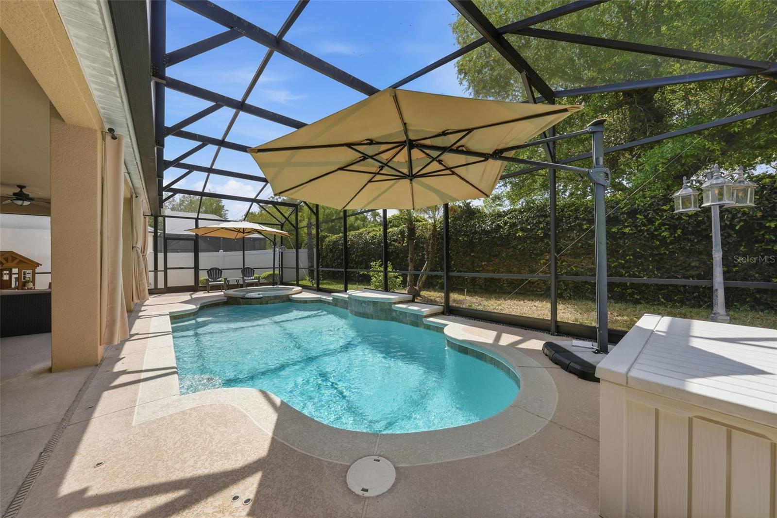 979 Counts Crest Cir Property Photo 2