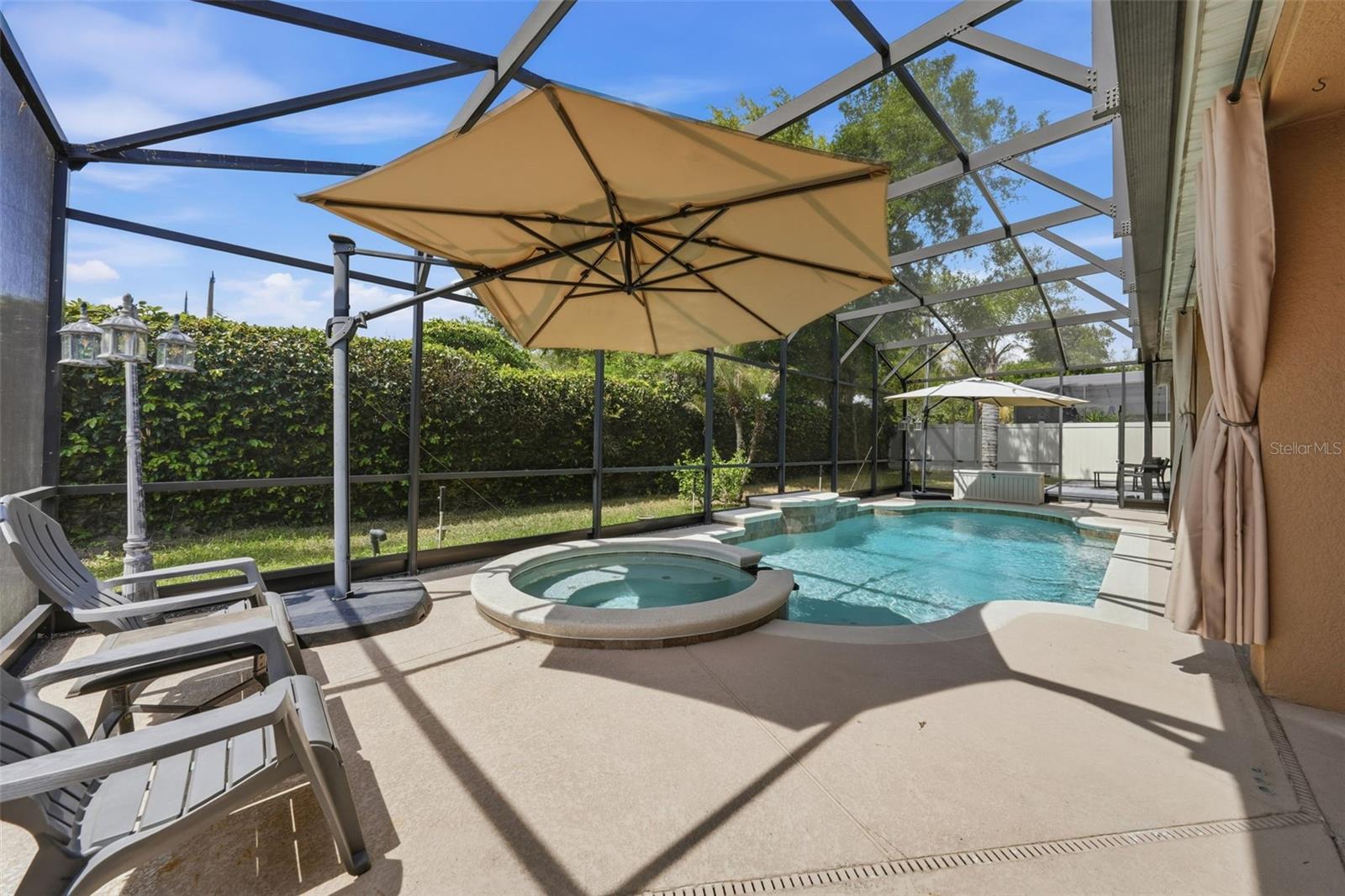 979 Counts Crest Cir Property Photo 3