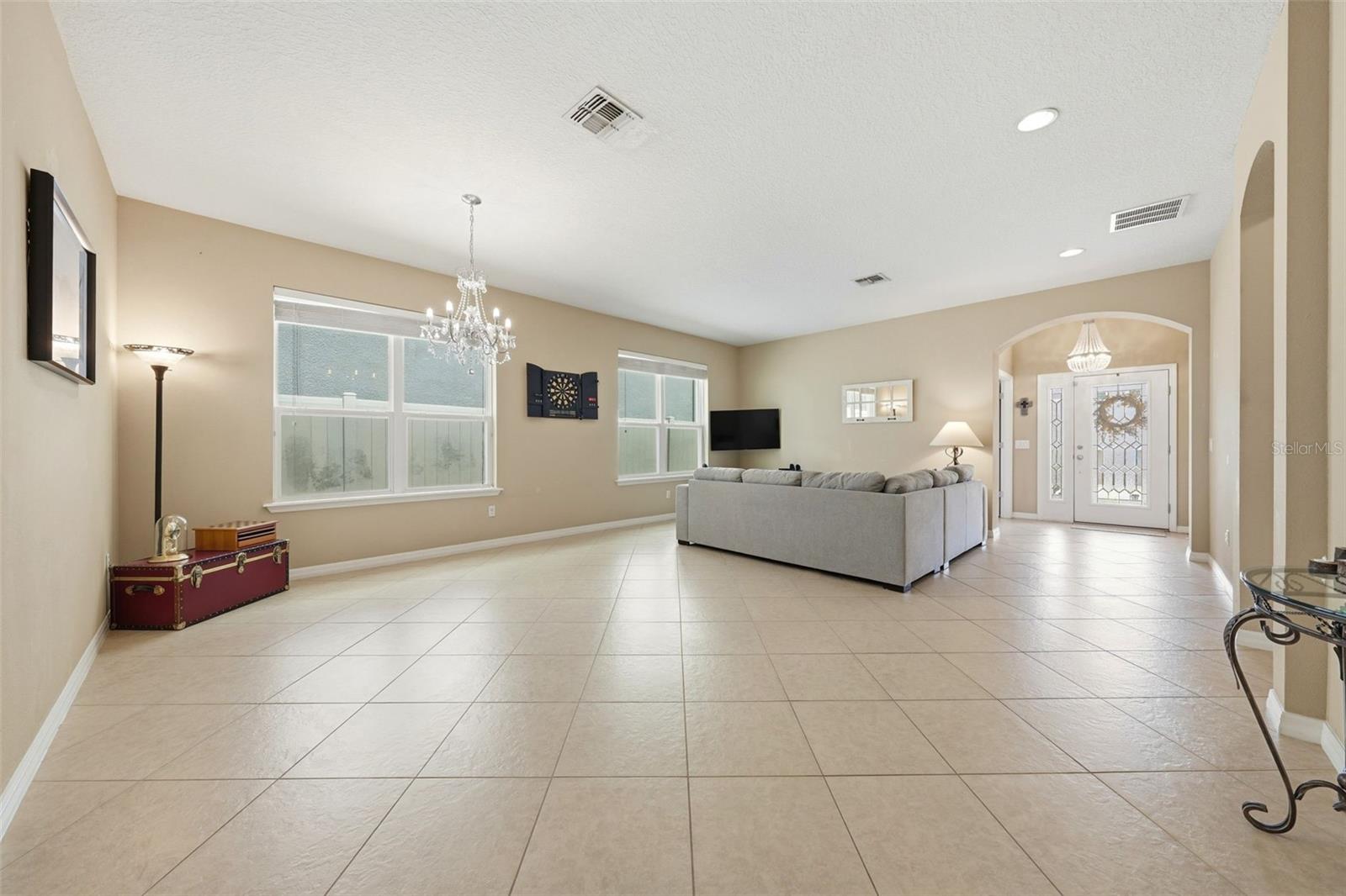 979 Counts Crest Cir Property Photo 9