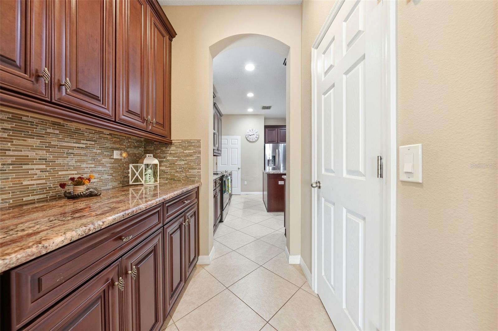 979 Counts Crest Cir Property Photo 11