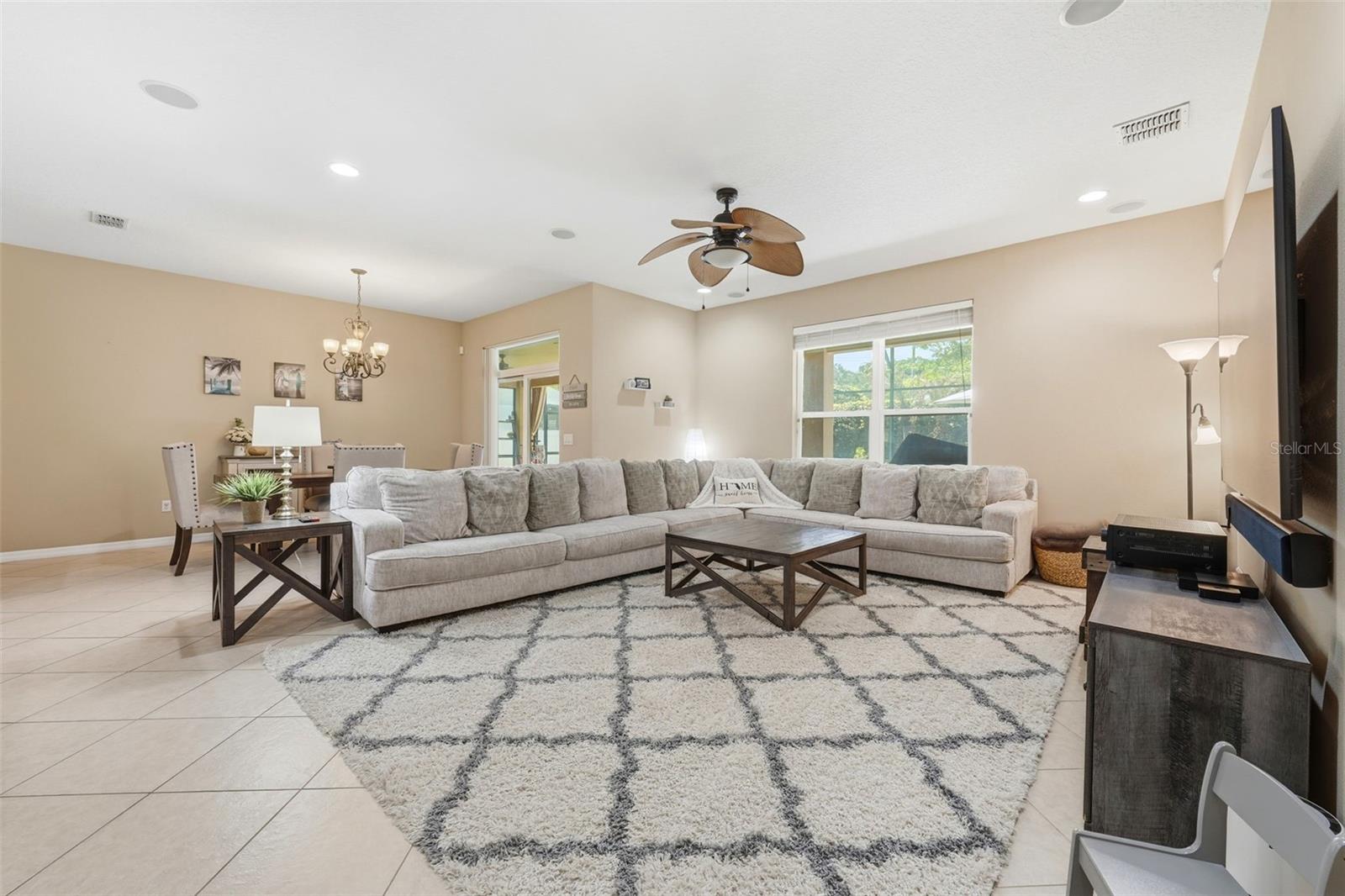 979 Counts Crest Cir Property Photo 16