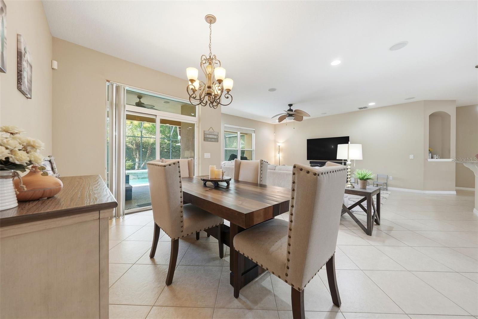 979 Counts Crest Cir Property Photo 38