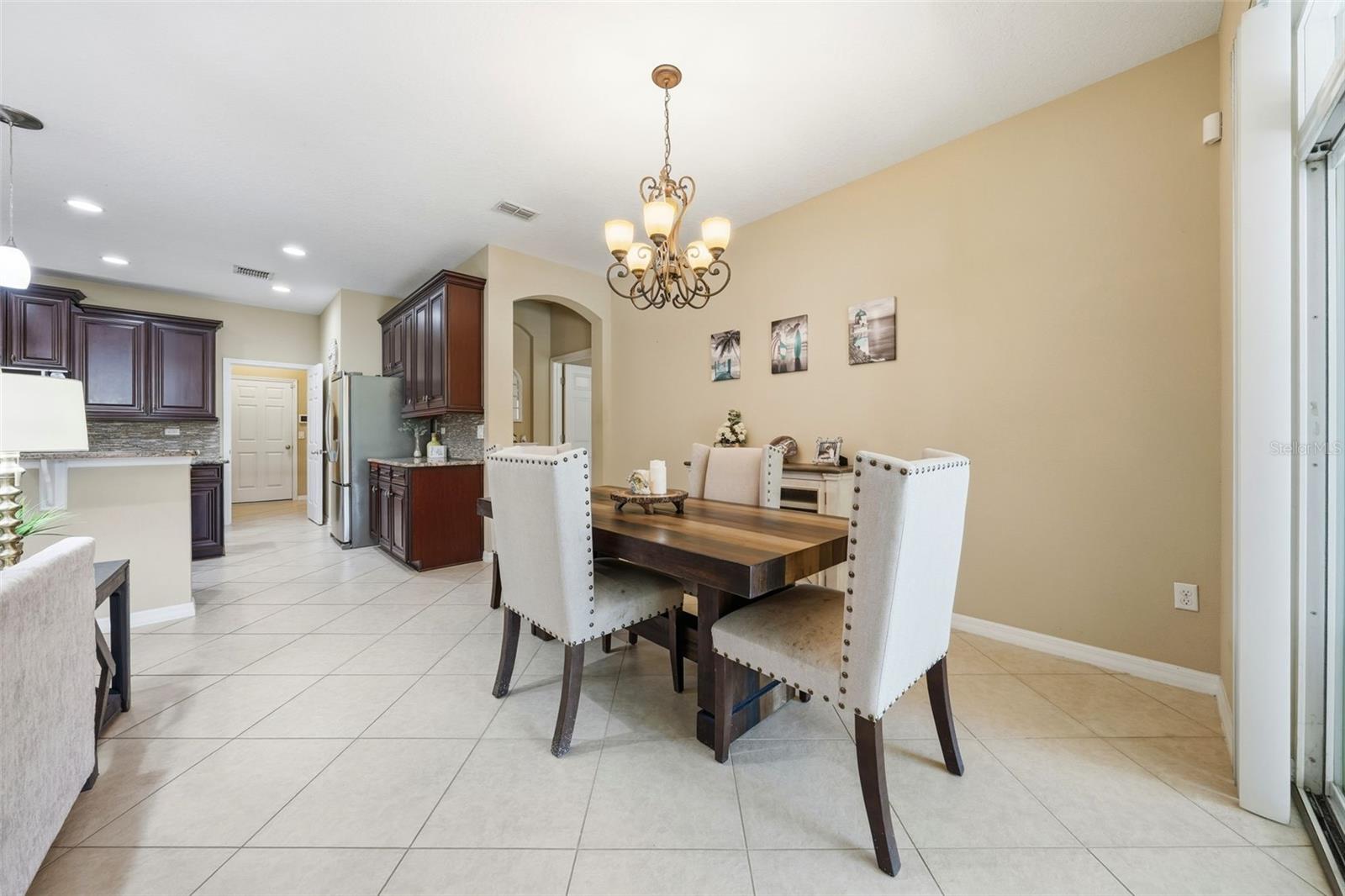 979 Counts Crest Cir Property Photo 39