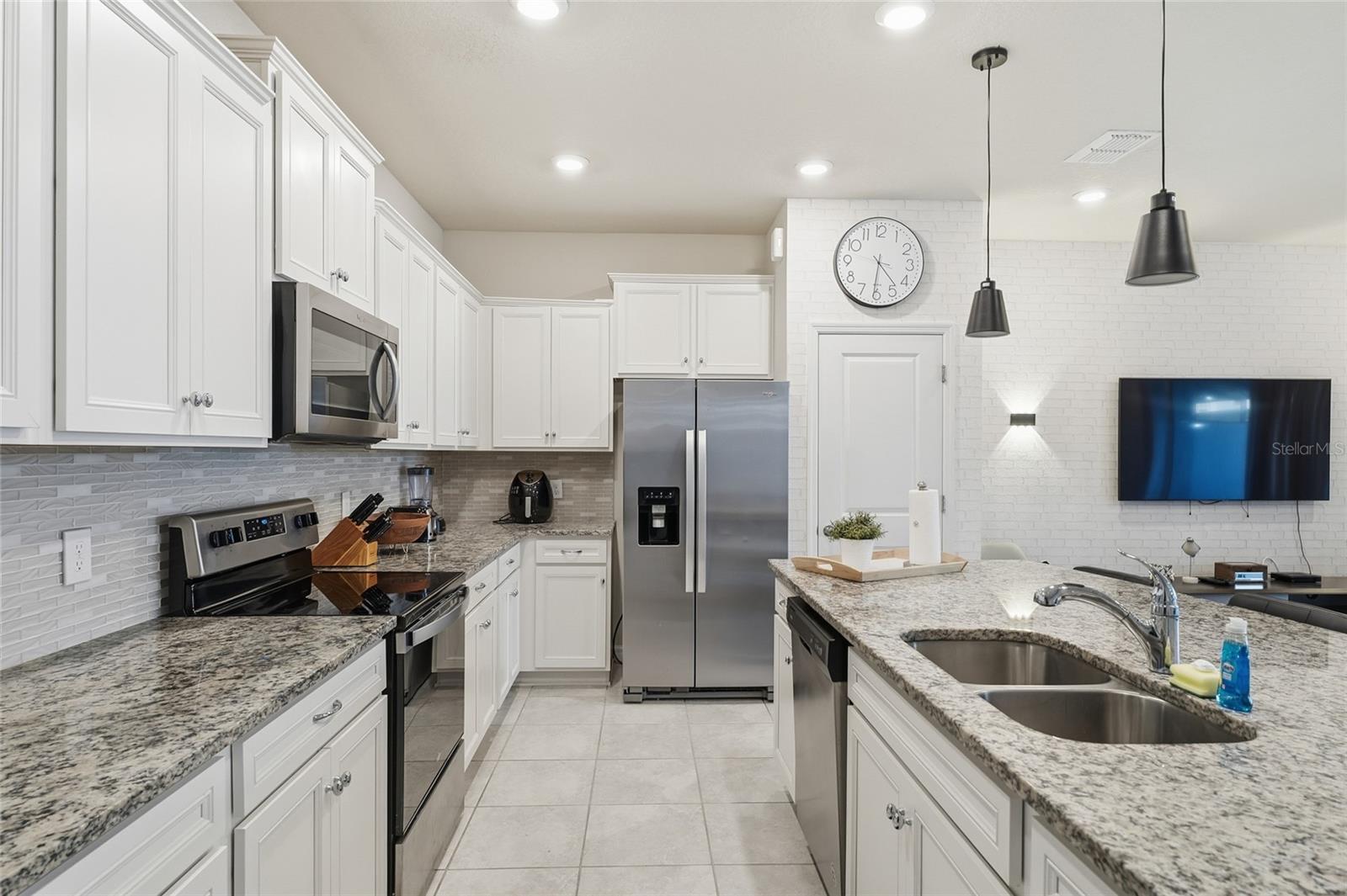 236 Jetty Way Property Photo 2