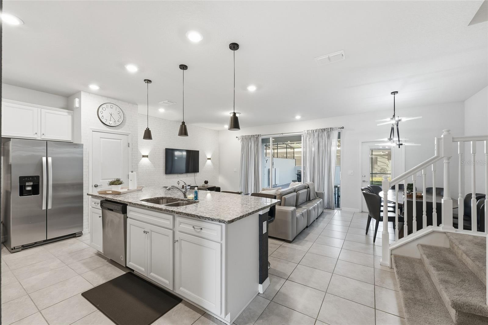 236 Jetty Way Property Photo 3