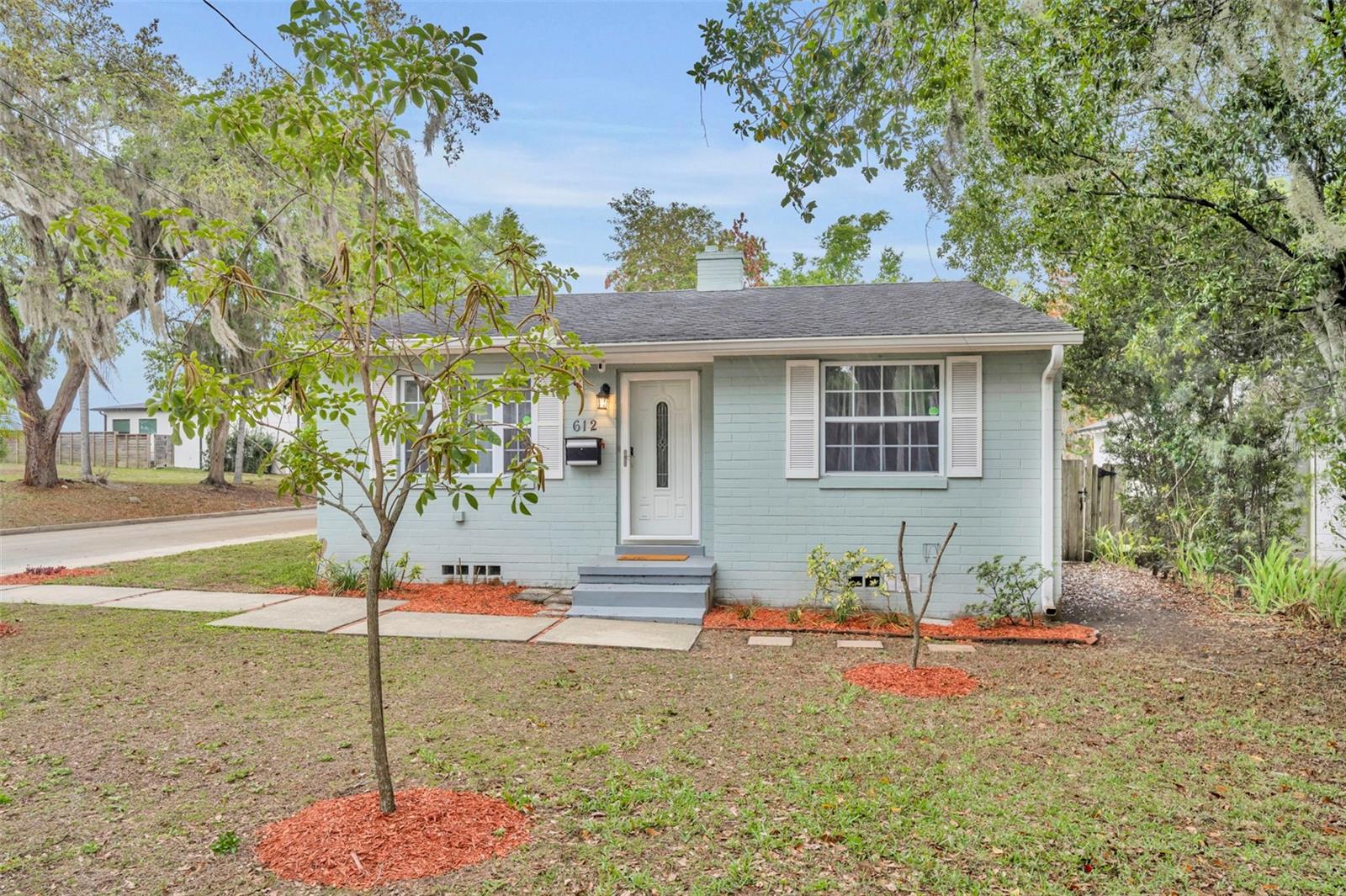 612 E Kaley St Property Photo 1