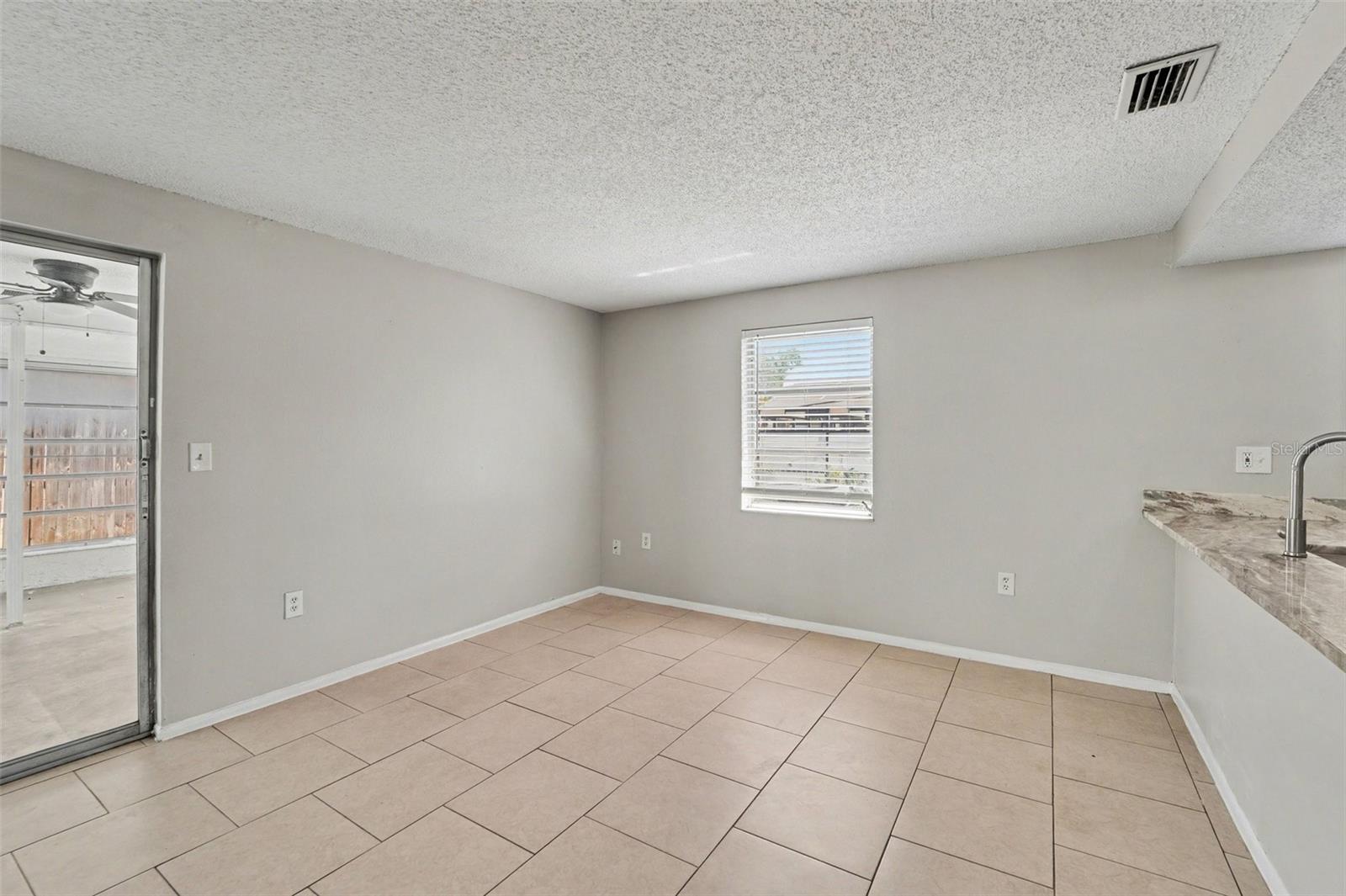 7744 Waterford St Property Photo 24