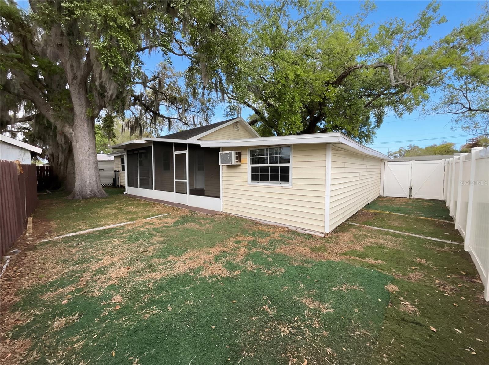 1623 12th St Property Photo 5