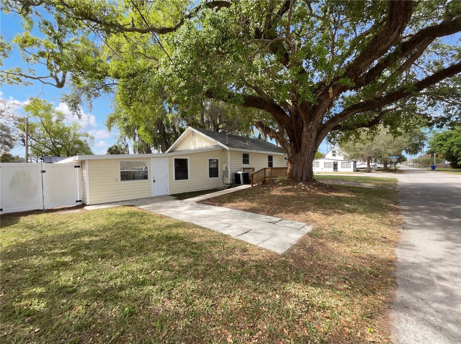 1623 12th St Property Photo 9