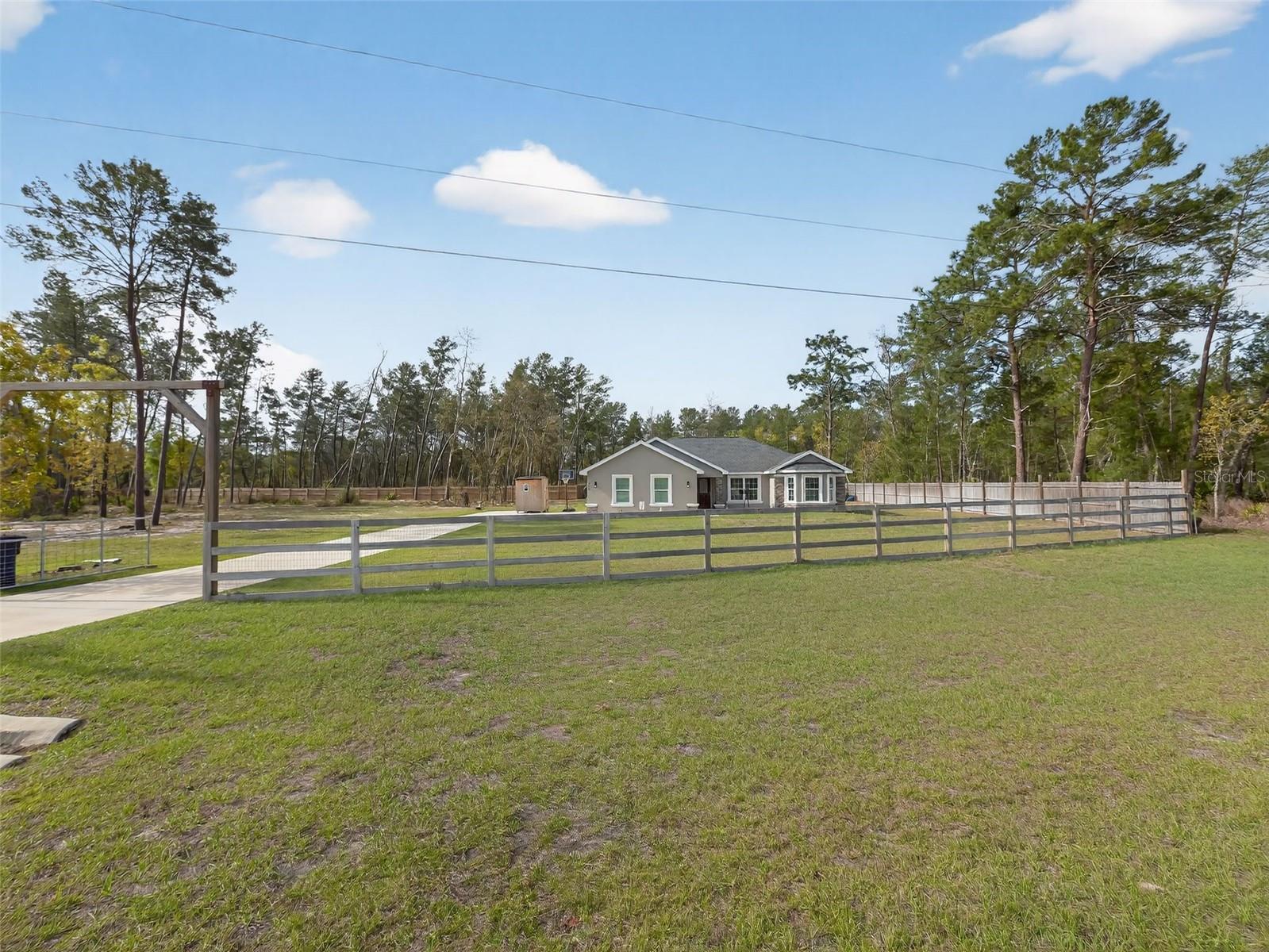 854 Fisher Rd Property Photo 2