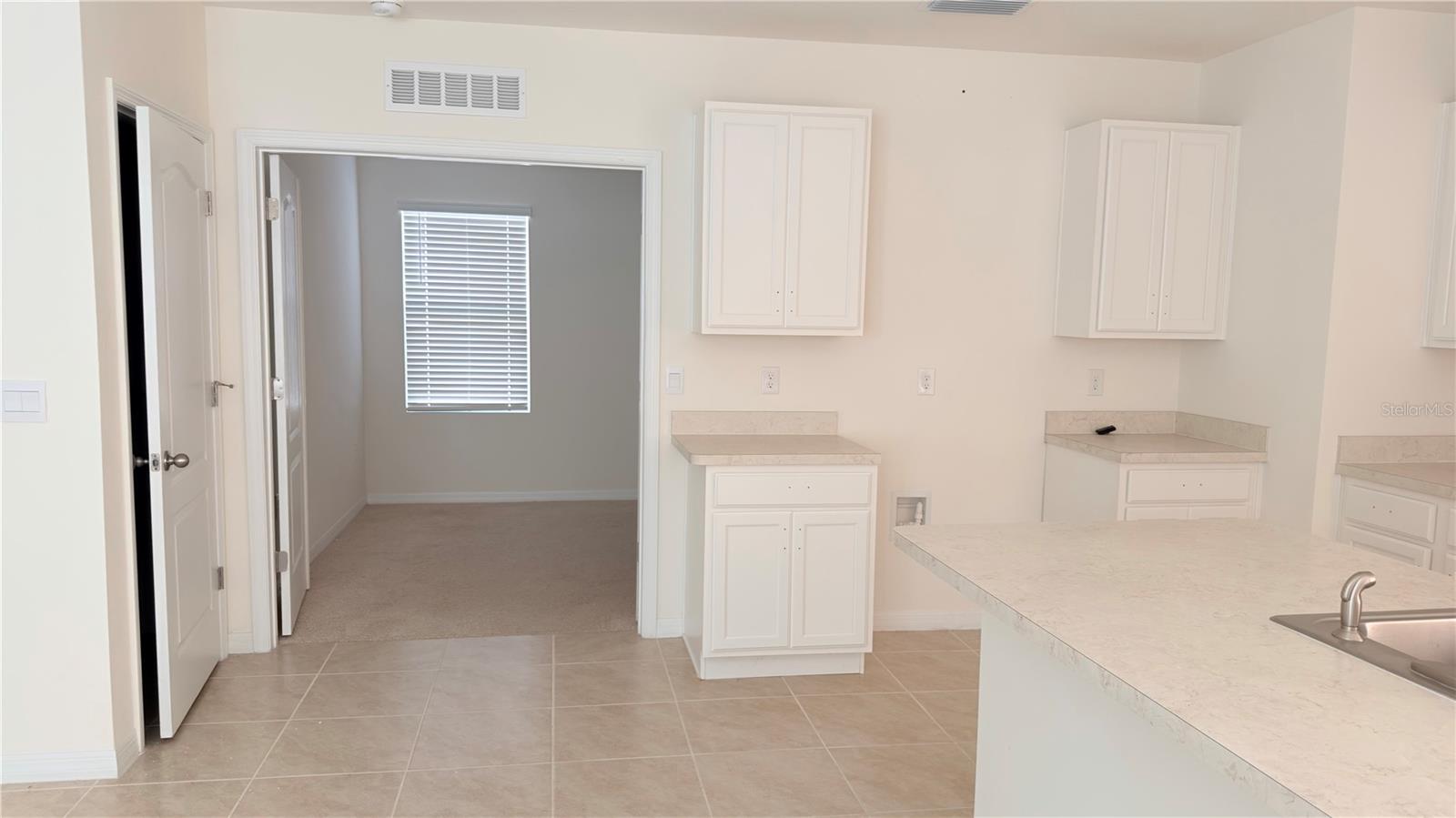 2816 Swooping Sparrow Dr Property Photo 5