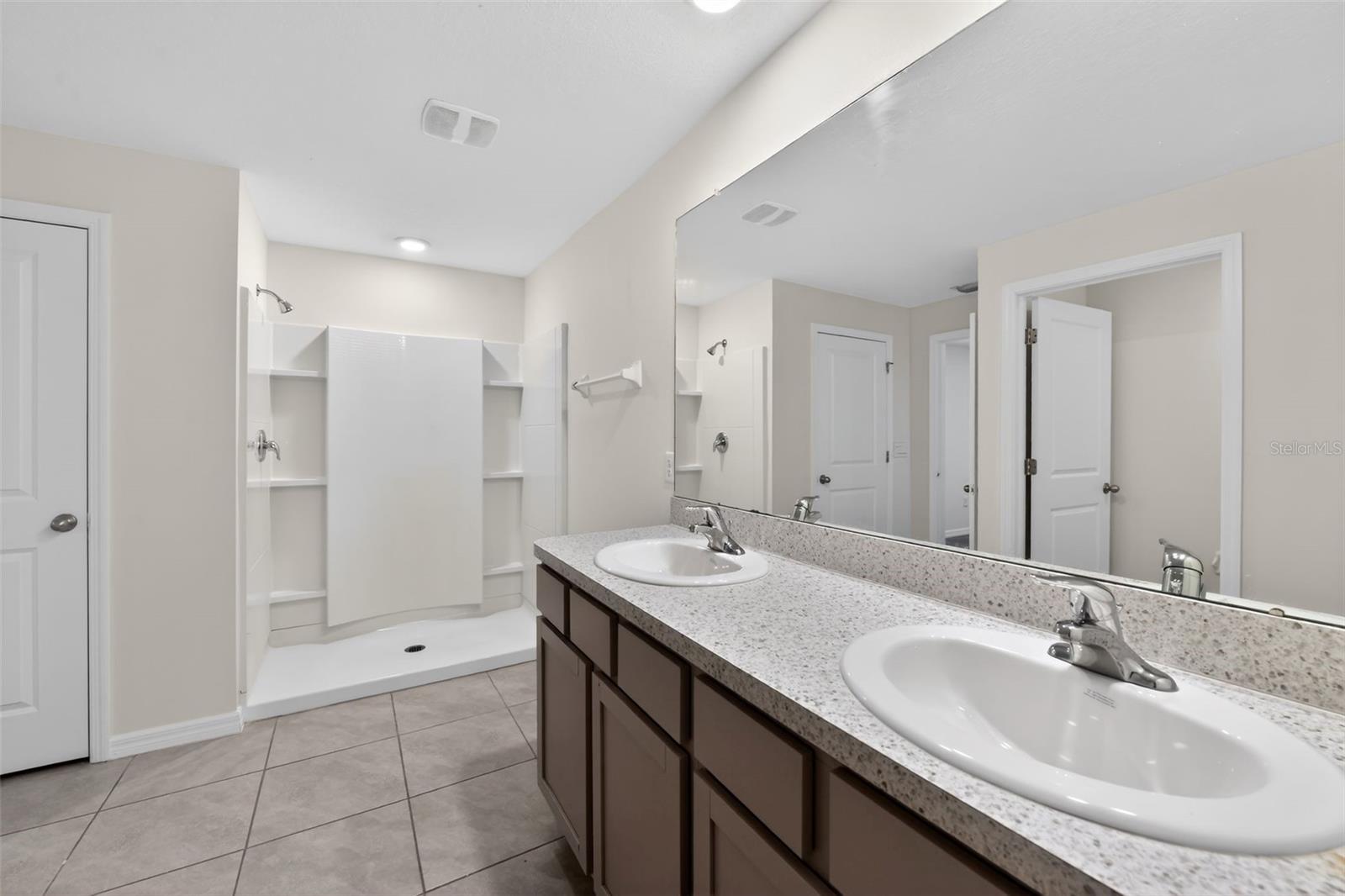 439 Sunlit Coral St Property Photo 17