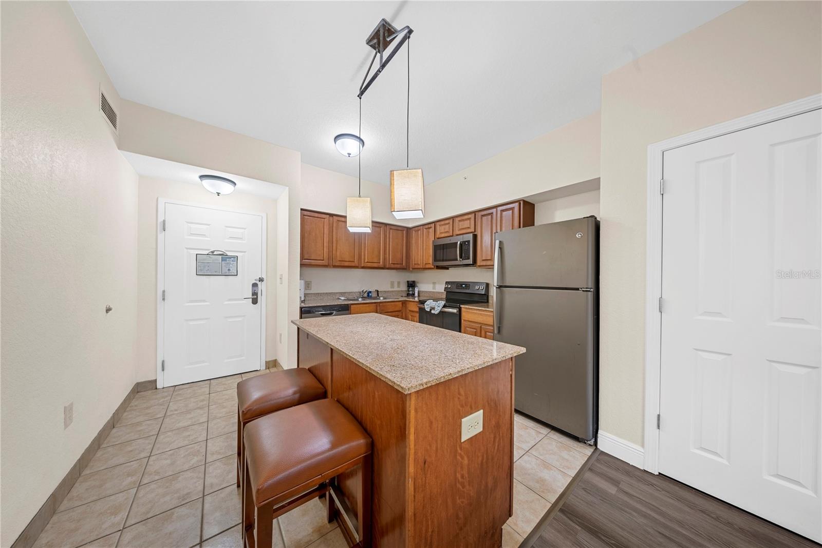 12527 Floridays Resort Dr #402e Property Photo 9