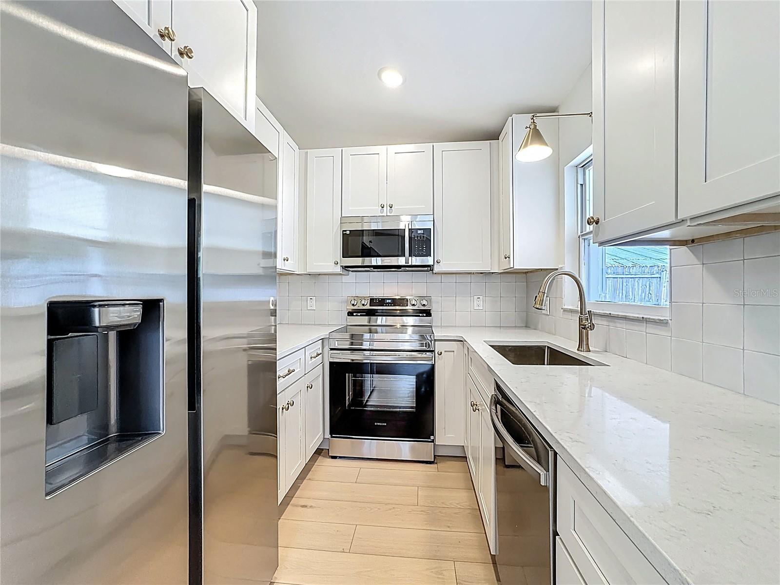 1018 Dowd Ave Property Photo 8