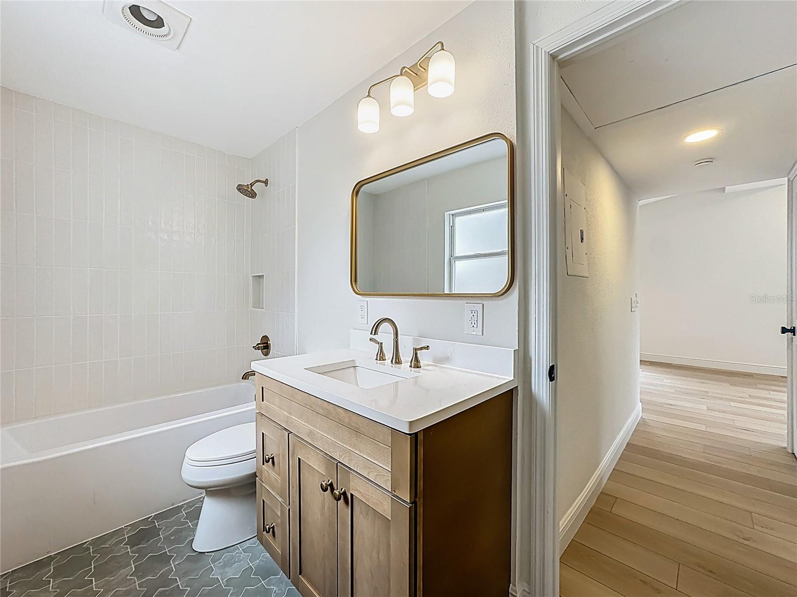 1018 Dowd Ave Property Photo 17