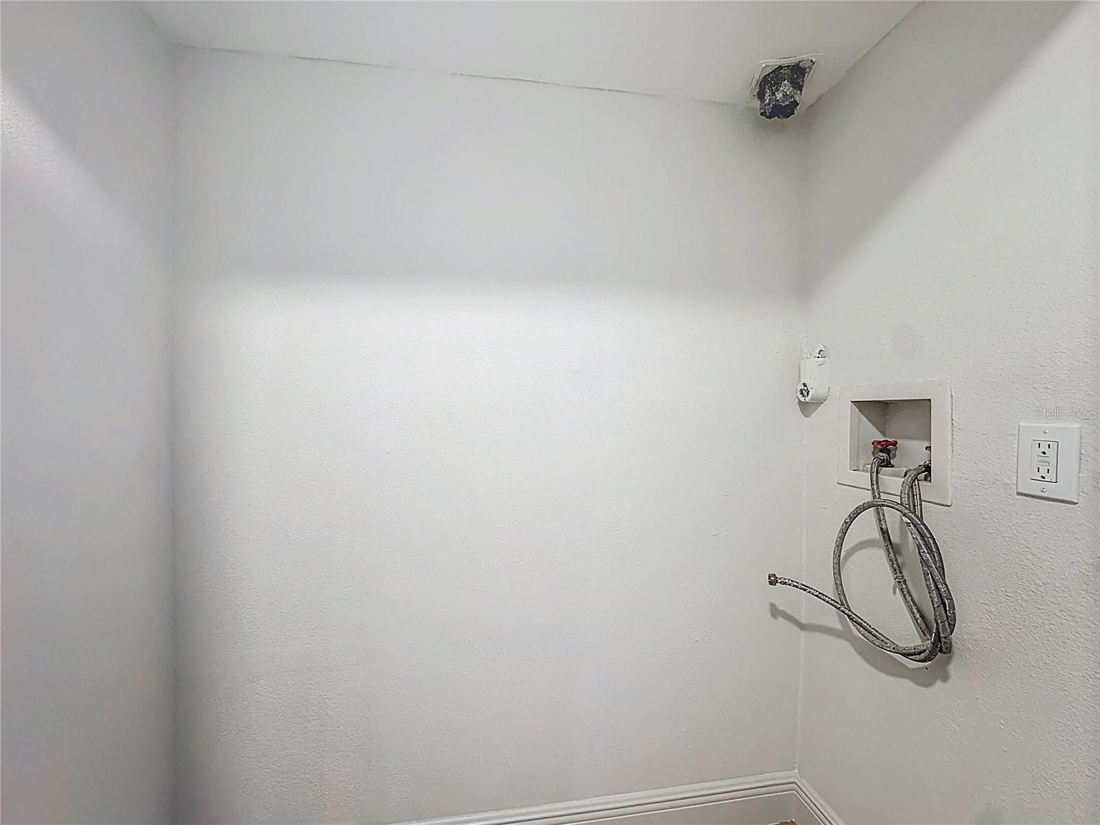 1018 Dowd Ave Property Photo 20