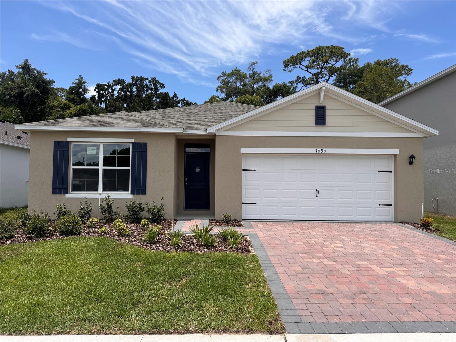 1090 Gull Dr Property Photo 1