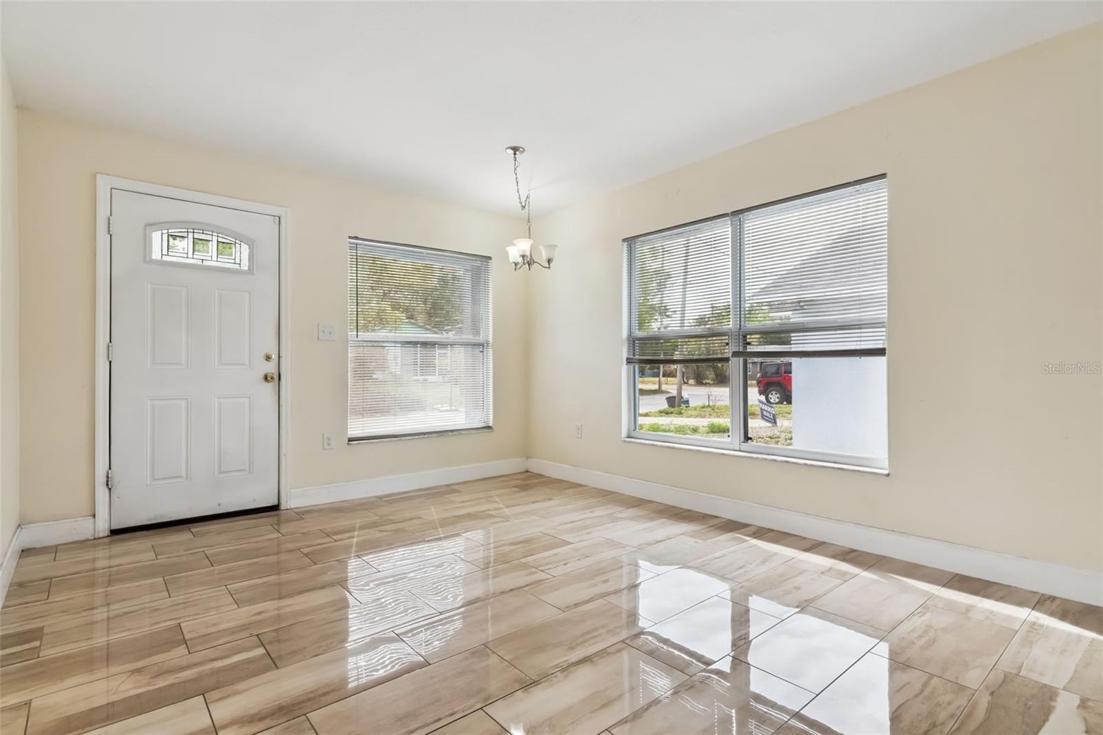 2260 Dolarway St Property Photo 3