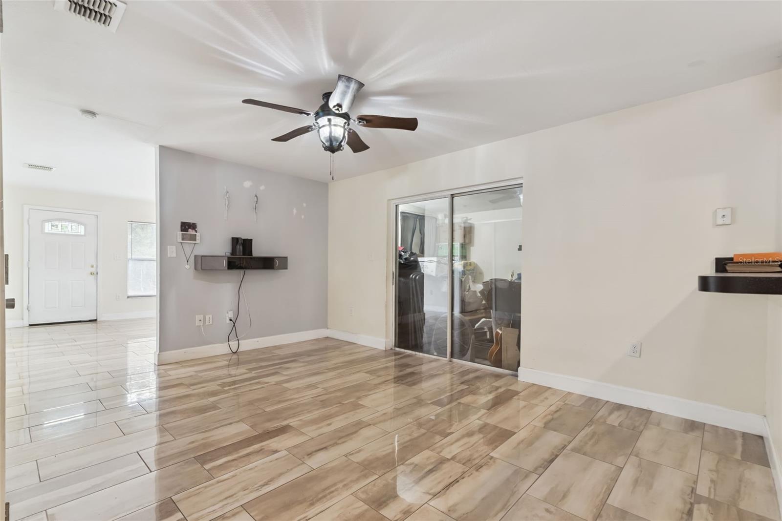 2260 Dolarway St Property Photo 4