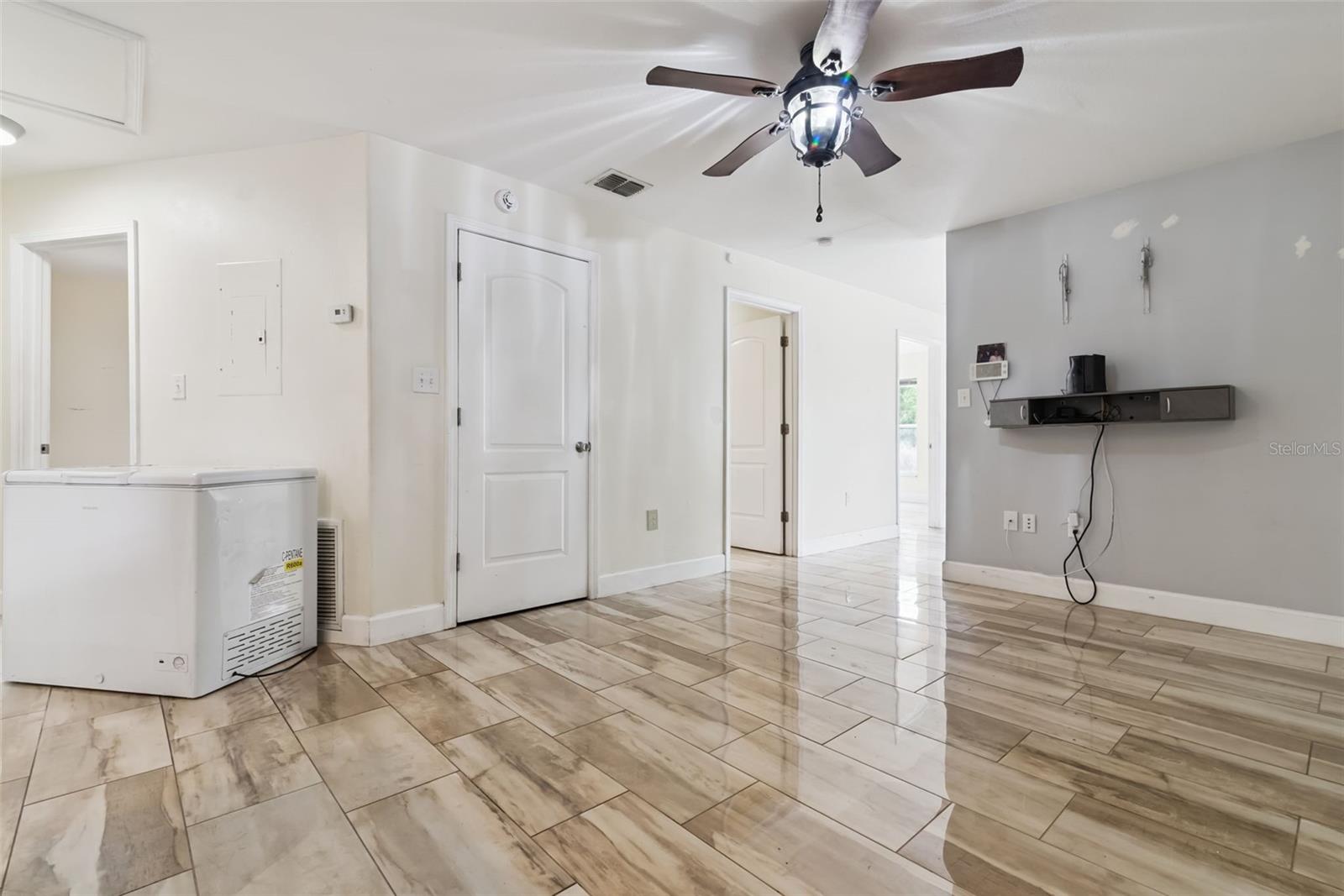 2260 Dolarway St Property Photo 5