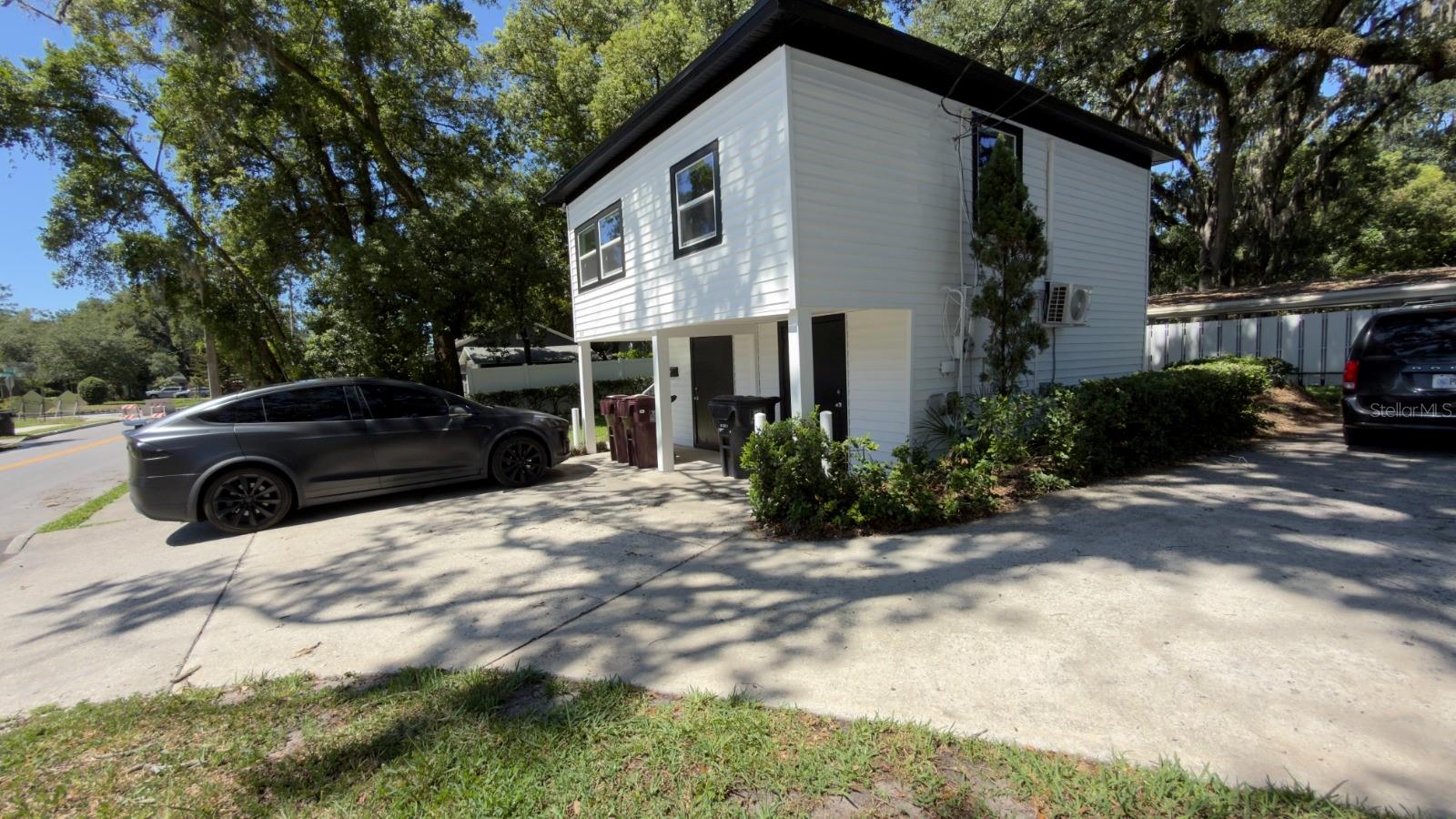 1922 Hillcrest St Property Photo 21