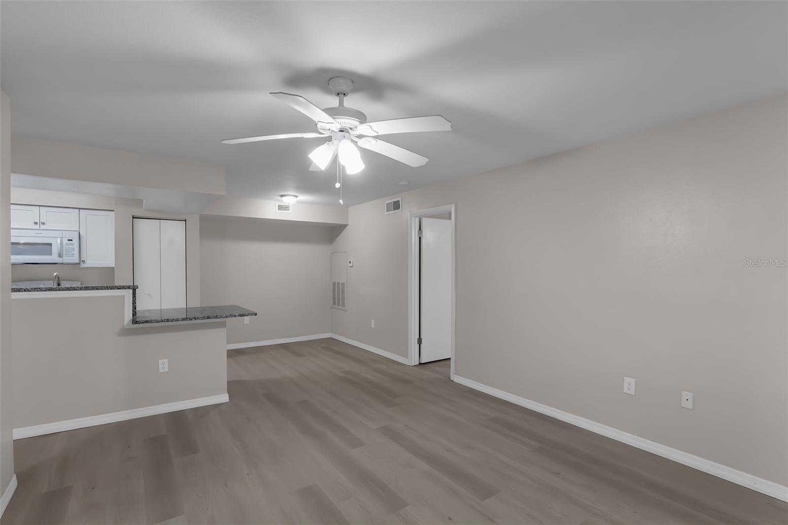 3016 Parkway Blvd #206 Property Photo 6