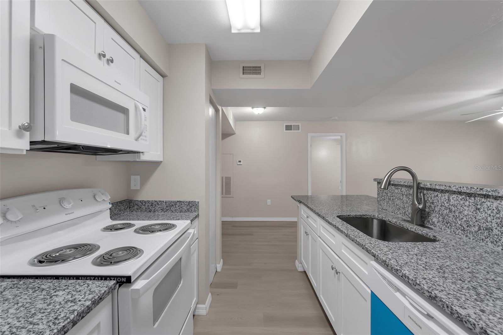 3016 Parkway Blvd #206 Property Photo 10