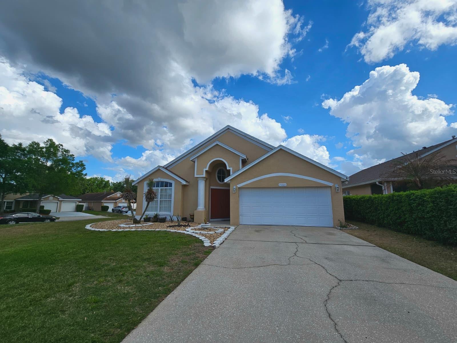 15601 Autumn Glen Ave Property Photo 2