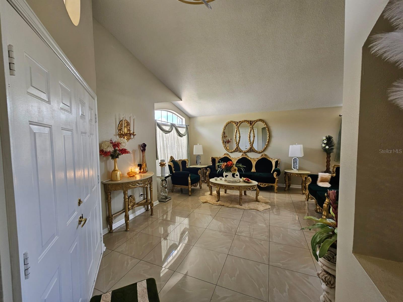 15601 Autumn Glen Ave Property Photo 3