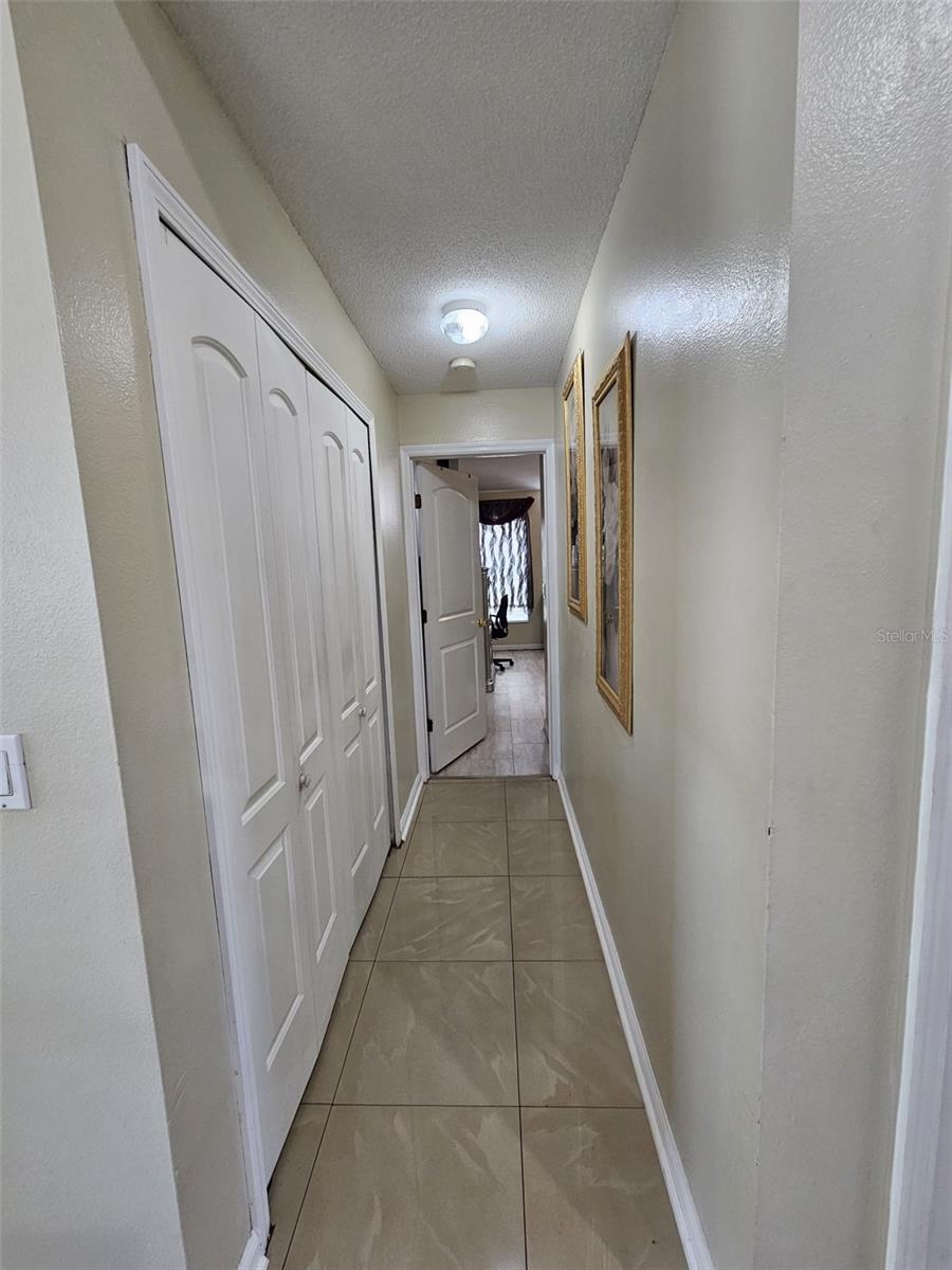 15601 Autumn Glen Ave Property Photo 12