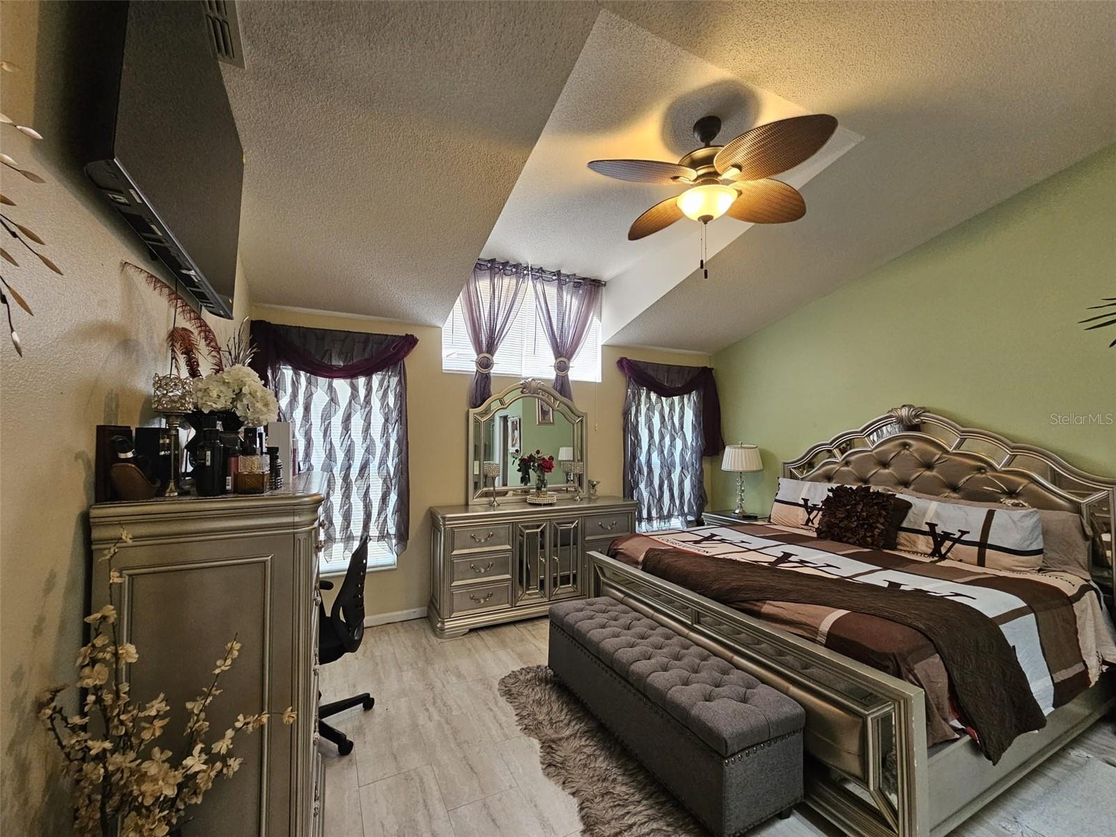 15601 Autumn Glen Ave Property Photo 13
