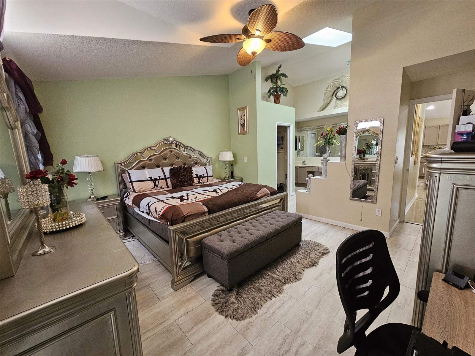 15601 Autumn Glen Ave Property Photo 14