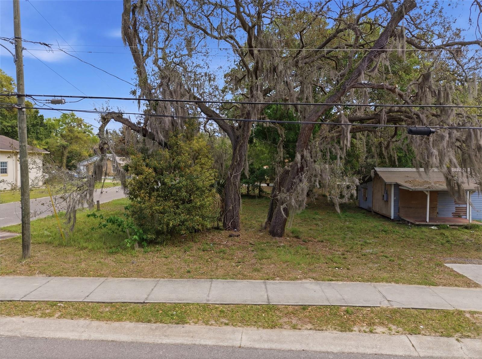 1301 S Central Ave Property Photo 2